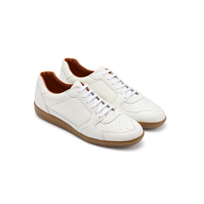 [REPRODUCTION OF FOUND] PORTUGUESE MILITARY TRAINER (WHITE)